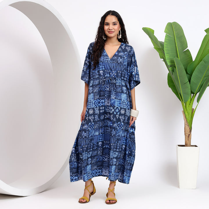 loose fitting kaftan for pregnant woman