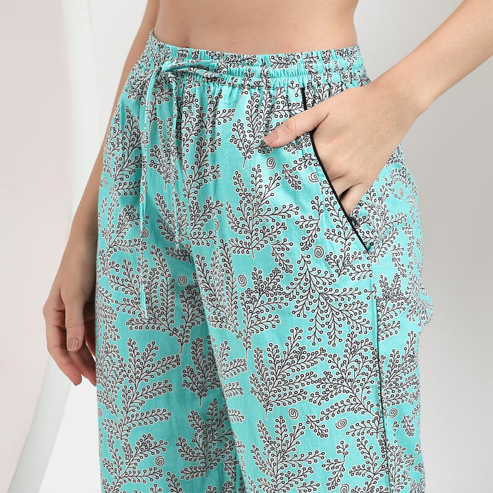 Full-length pyjama pants with elastic waistband & side pocket for comfort