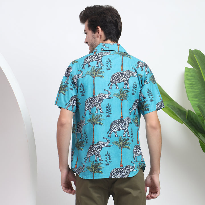 Trendy blue summer shirt with elephant motif and relaxed fit for guys