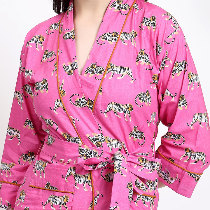 Soft cotton dressing gown with a fierce animal print