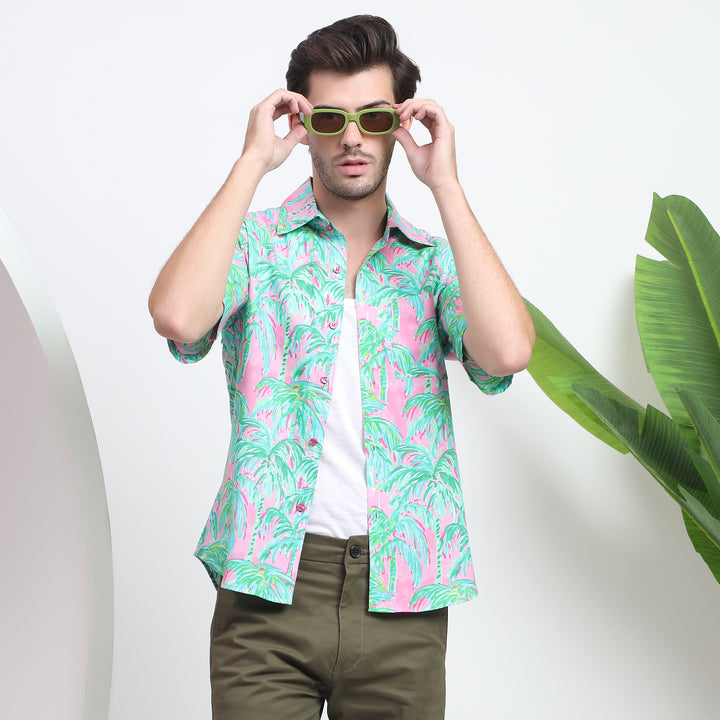 Casual button-down shirt with a tropical floral print for a relaxed style