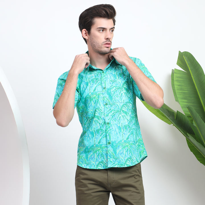 Men’s blue Hawaii shirt with button-down front, perfect for beach parties