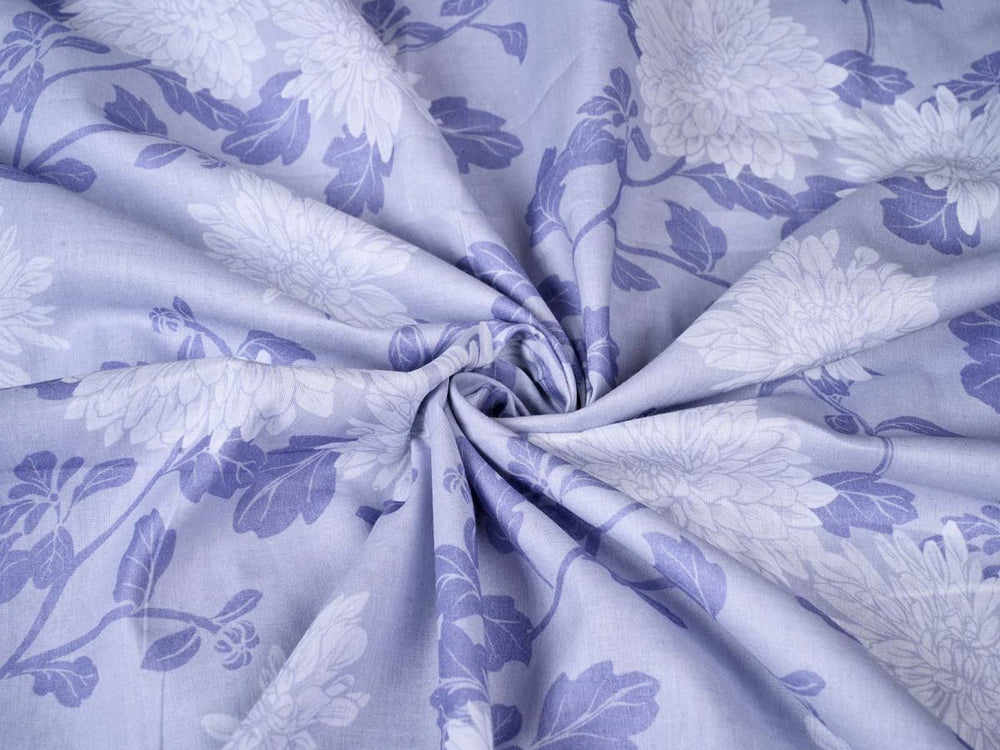  Floral fabric for dressmaking