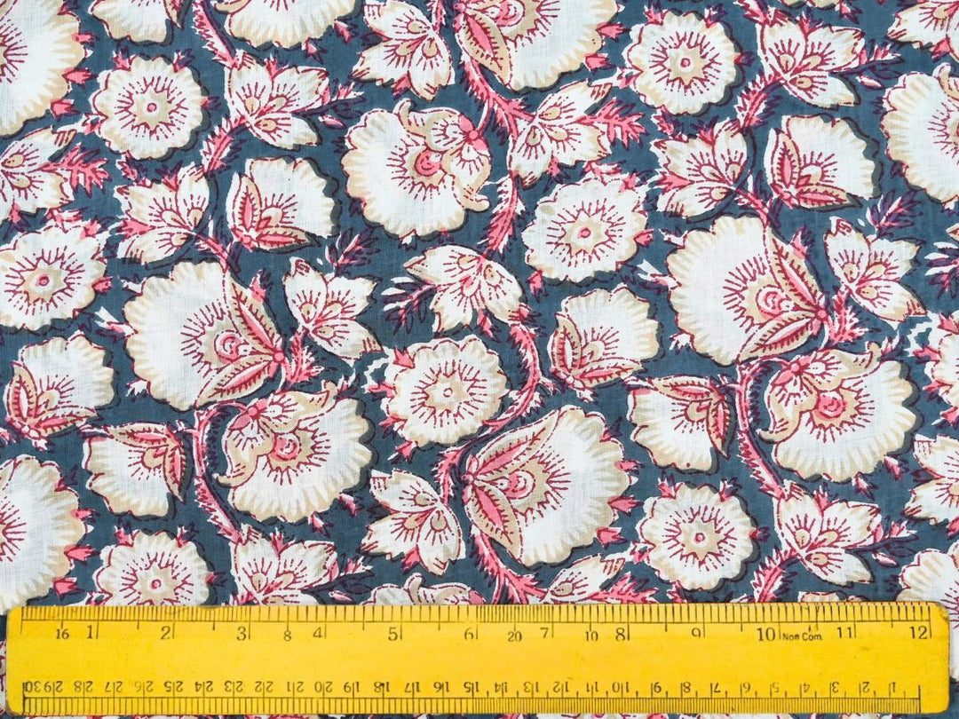 80 GSM lightweight cotton fabric for dressmaking, quilting, and crafts