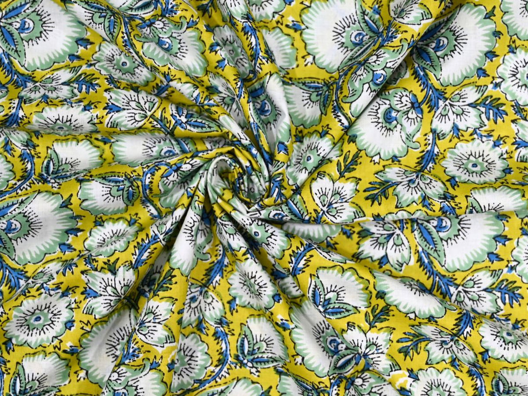 80 GSM lightweight cotton fabric for dressmaking, quilting, and crafts