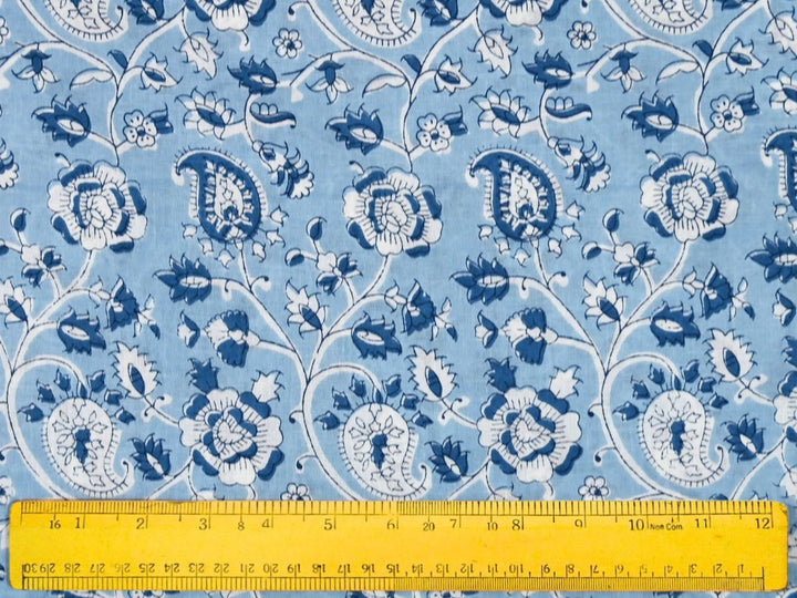 80 GSM lightweight cotton fabric for dressmaking, quilting, and crafts