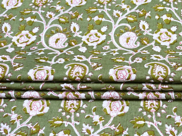 80 GSM lightweight cotton fabric for dressmaking, quilting, and crafts
