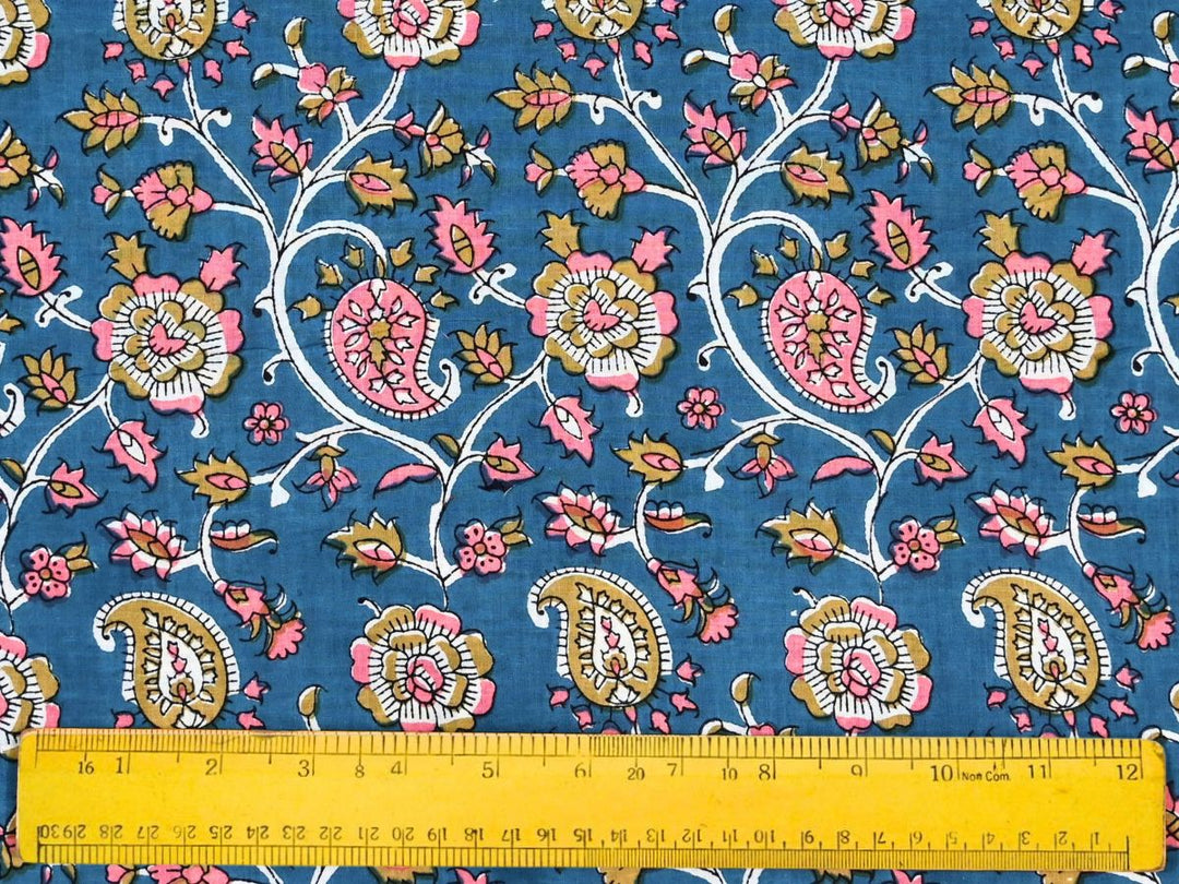 80 GSM lightweight cotton fabric for dressmaking, quilting, and crafts