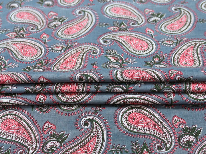 80 GSM lightweight cotton fabric for cushion covers, table settings, and décor
