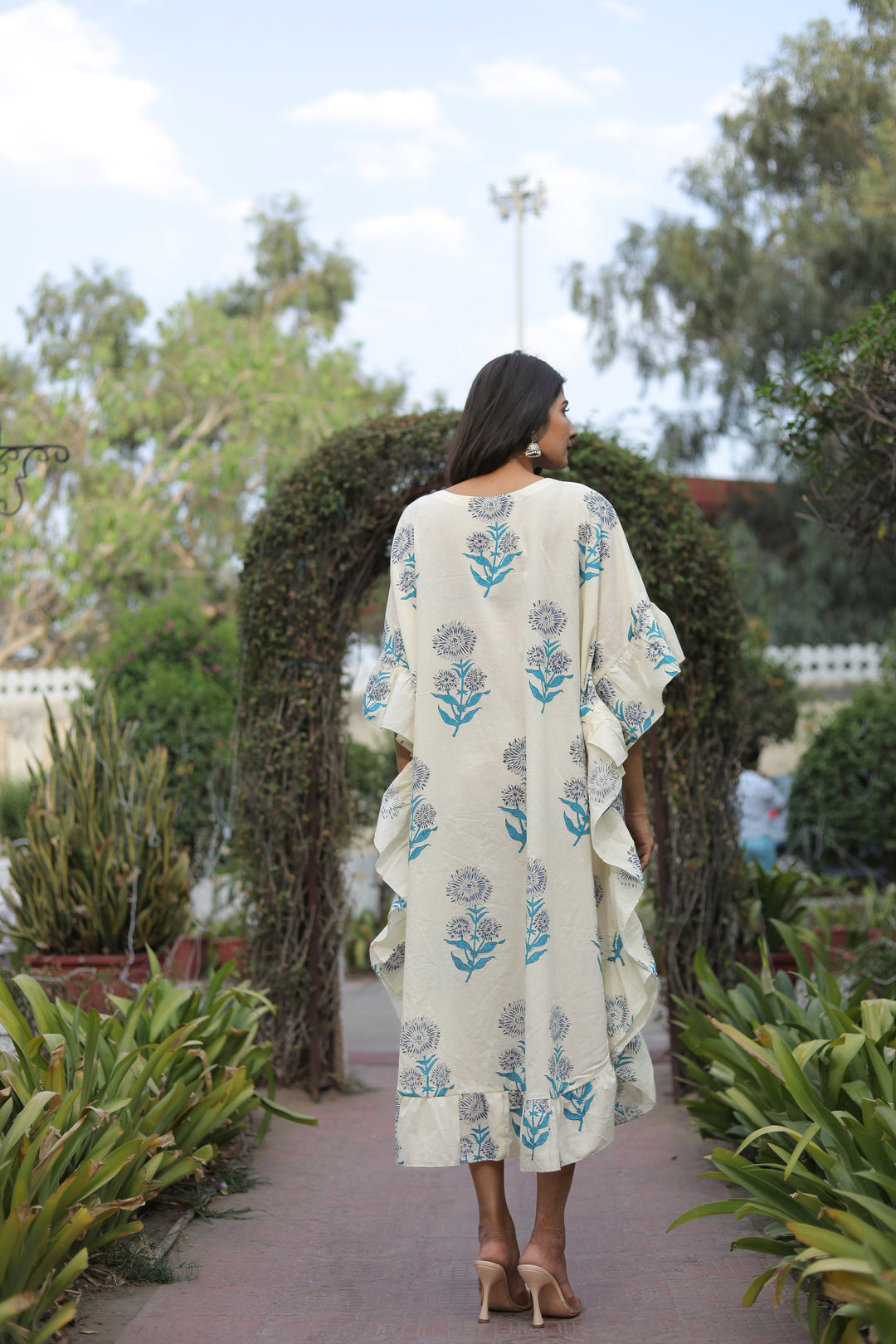 cool Kaftan midi Dress large floral on Off White